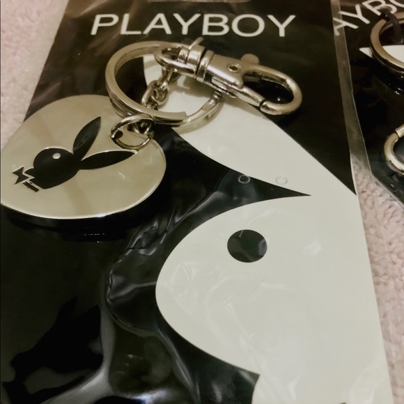 PLAYBOY HEART VINTAGE KEYCHAIN BNIP - Picture 4 of 8